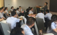 情緒壓力管理  課程背景： 身處現代社會中，似乎每一個人都背負著說不完的壓力，在王曦英老師過往超過900多場培訓中現場調研發現：大概9成以上的學員表示有壓力，其中3成學員覺得壓力大到無法承受，4成學員